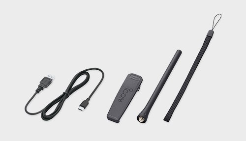 Icom IC-M25EURO EVO supplied accessories: antenna, belt clip, USB cable and hand strap